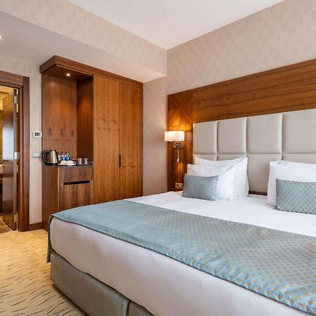 Clarion Hotel Istanbul Mahmutbey Exterior foto