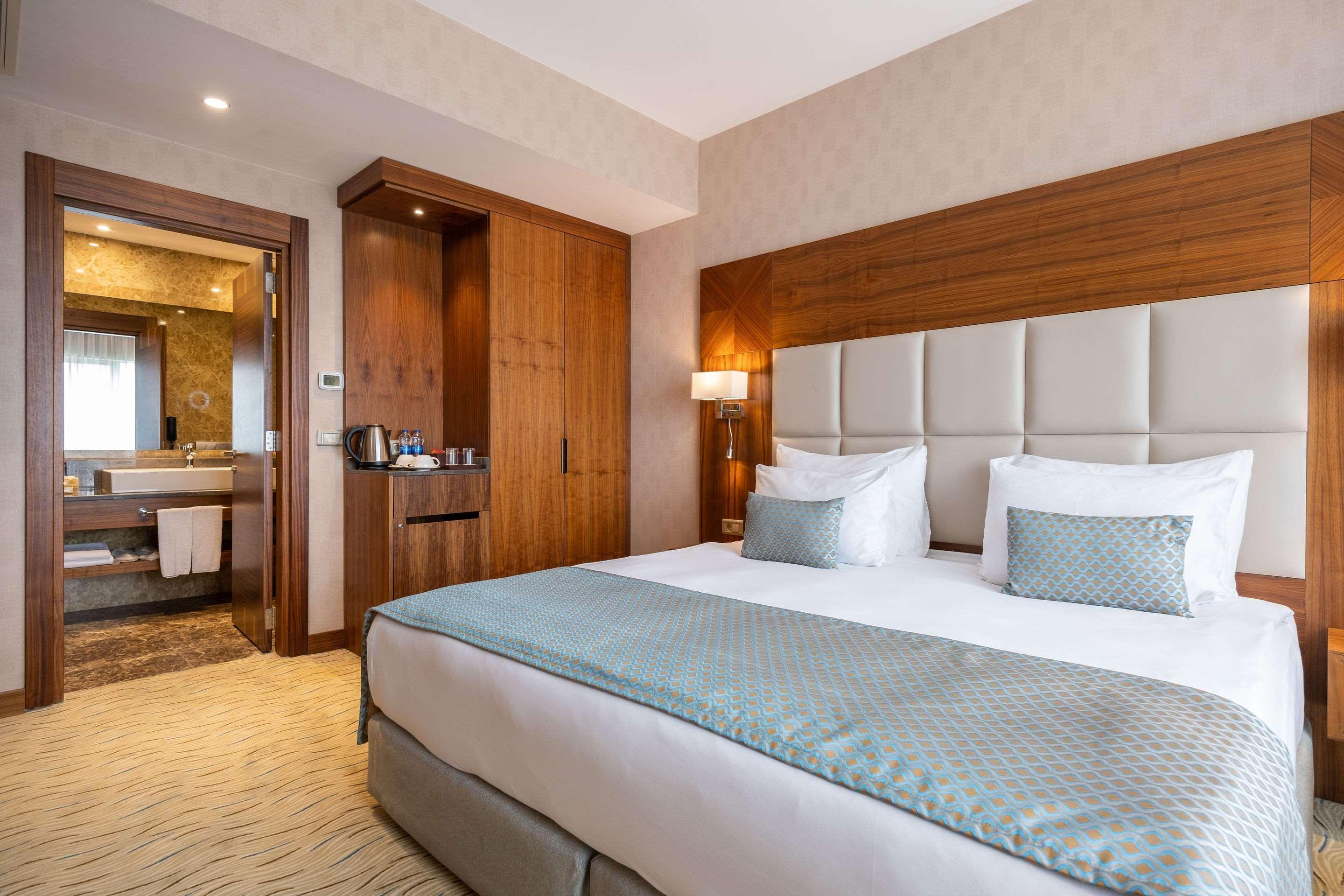 Clarion Hotel Istanbul Mahmutbey Exterior foto