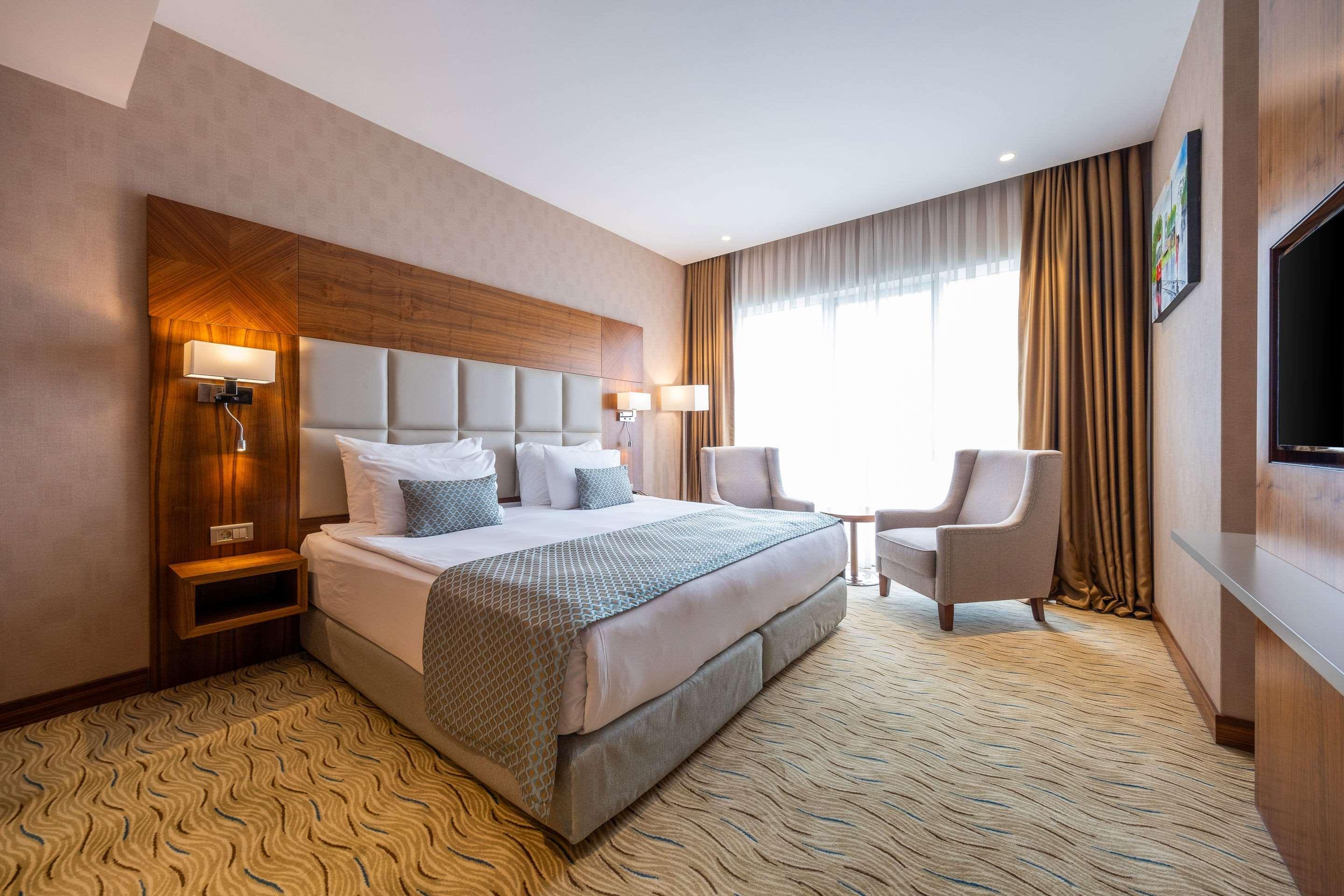 Clarion Hotel Istanbul Mahmutbey Exterior foto
