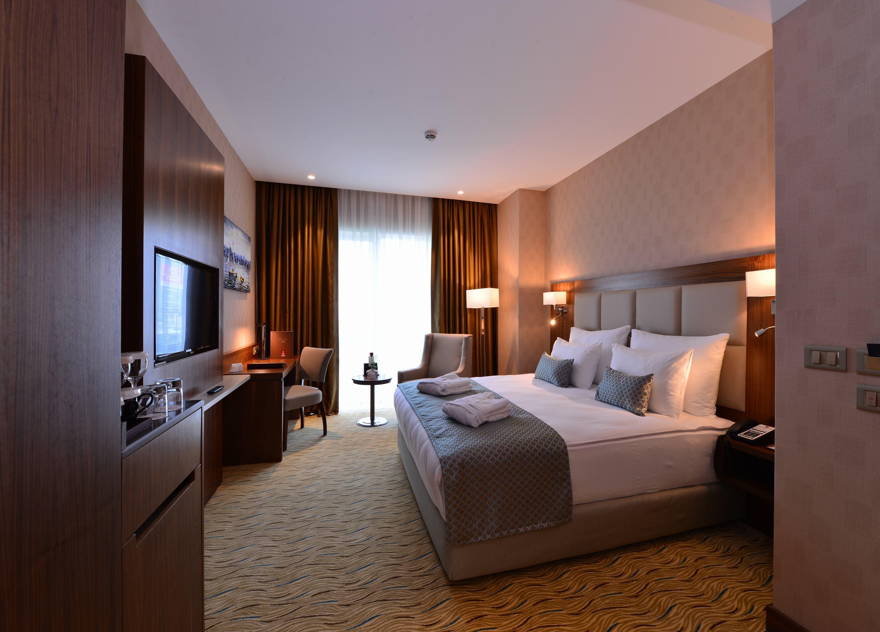 Clarion Hotel Istanbul Mahmutbey Exterior foto