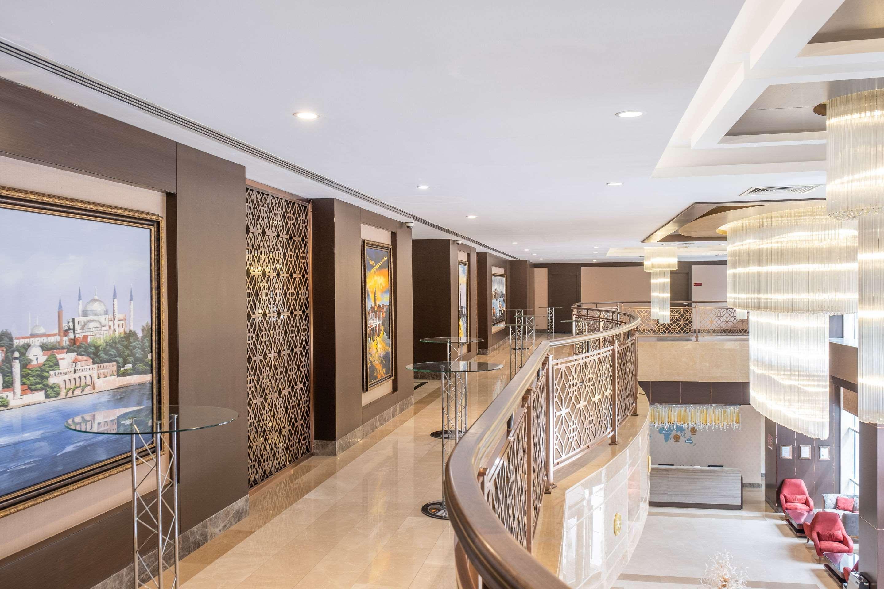 Clarion Hotel Istanbul Mahmutbey Exterior foto